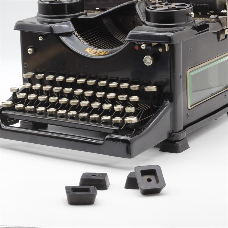 Royal Standard Model 10 - Square Shaped Rubber Feet
