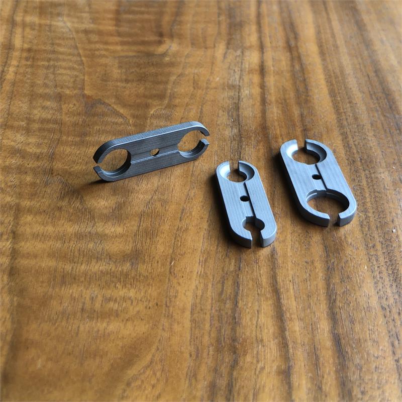 Hello QWERTY Typewriter Keyring Pliers Kit