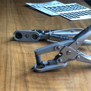 Hello QWERTY Typewriter Keyring Pliers Kit